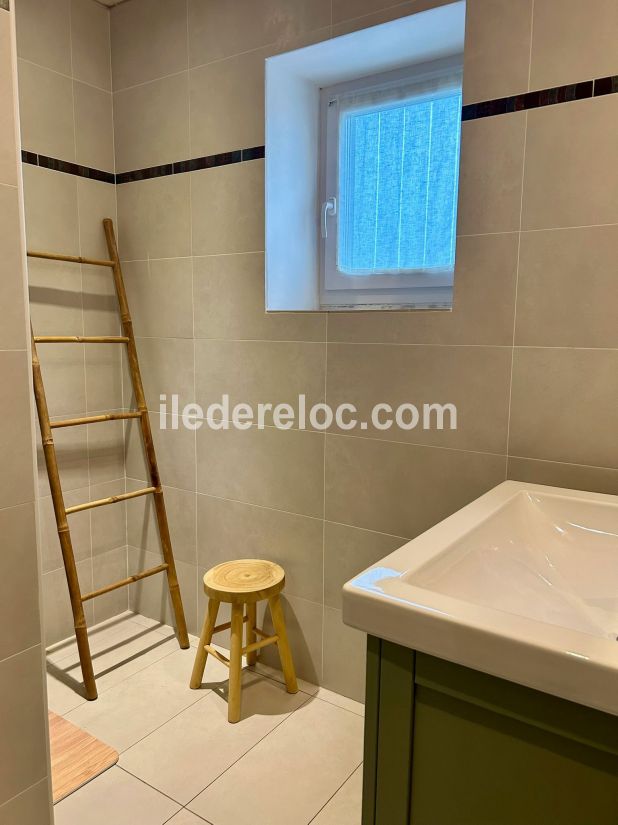 Photo 32: An accomodation located in La Couarde-sur-mer on ile de R&eacute;.