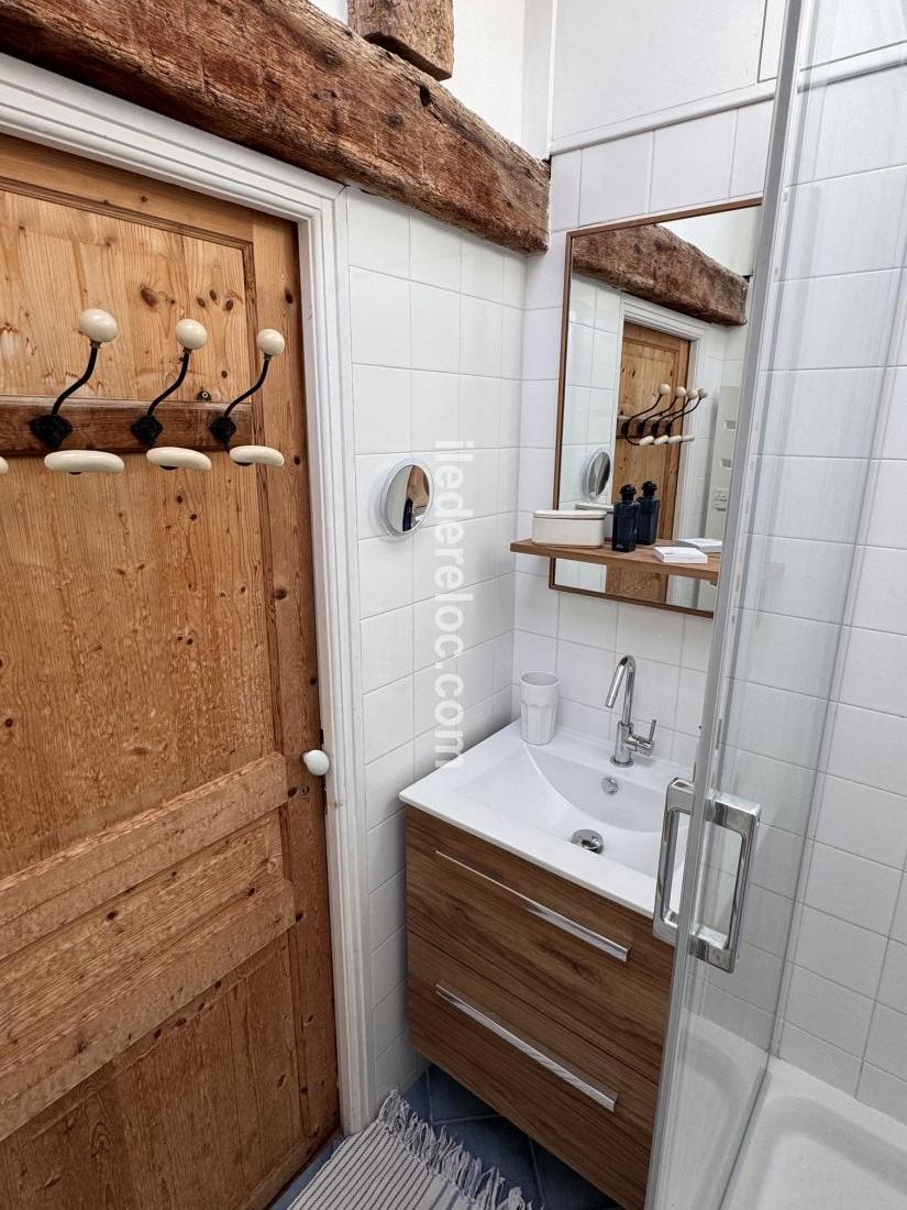 Photo 17: An accomodation located in Ars en R&eacute; on ile de R&eacute;.