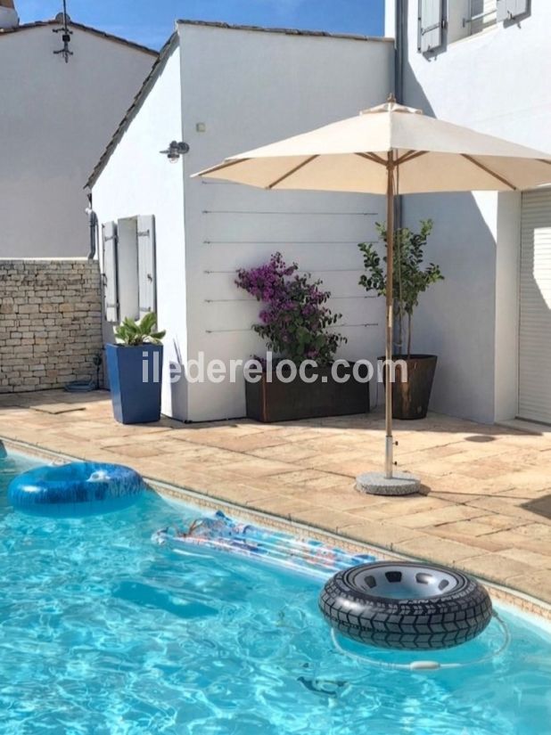 Photo 5: An accomodation located in La Couarde-sur-mer on ile de R&eacute;.
