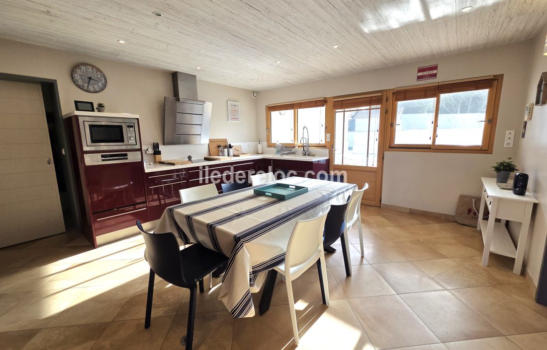 Photo 12: An accomodation located in La Couarde-sur-mer on ile de R&eacute;.