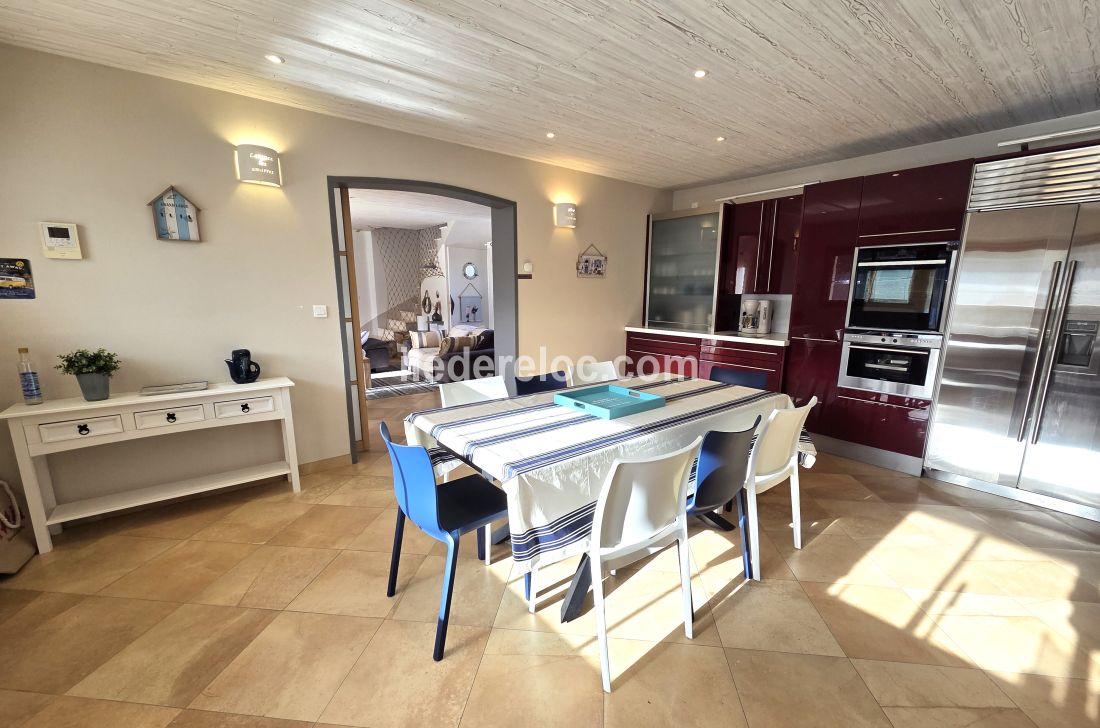 Photo 15: An accomodation located in La Couarde-sur-mer on ile de R&eacute;.