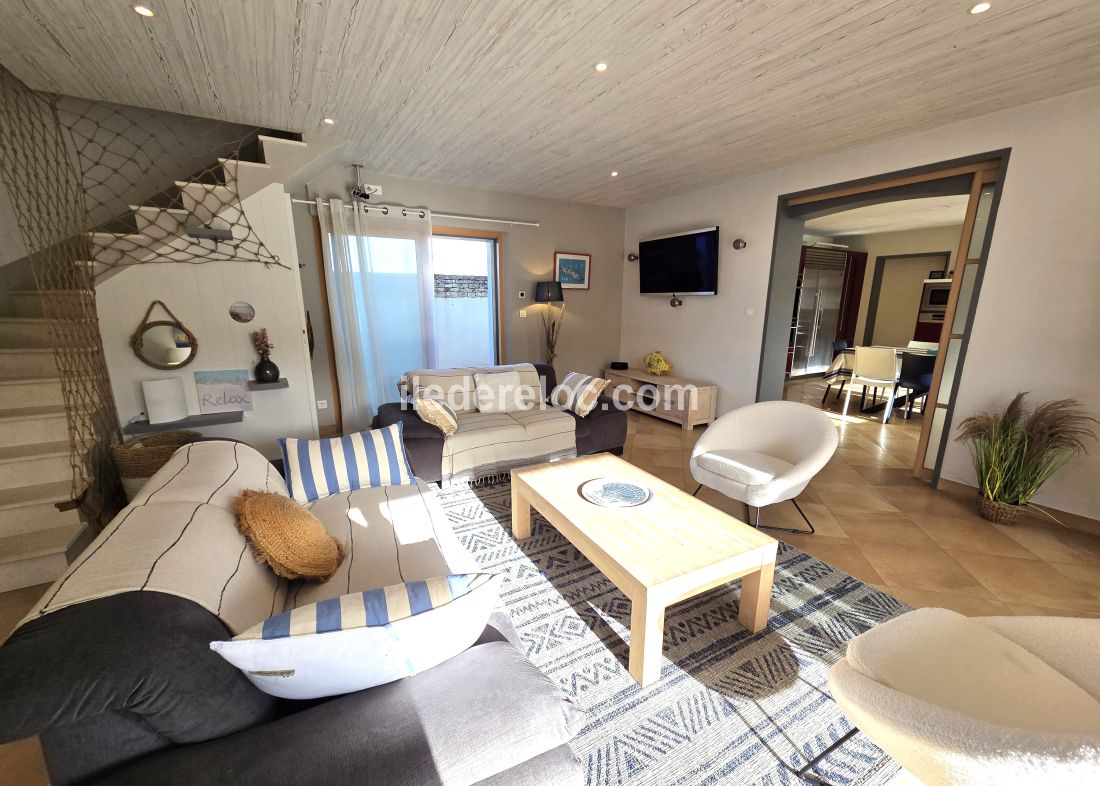 Photo 10: An accomodation located in La Couarde-sur-mer on ile de R&eacute;.