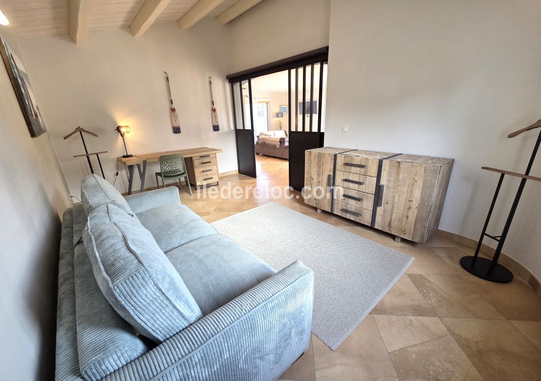 Photo 16: An accomodation located in La Couarde-sur-mer on ile de R&eacute;.