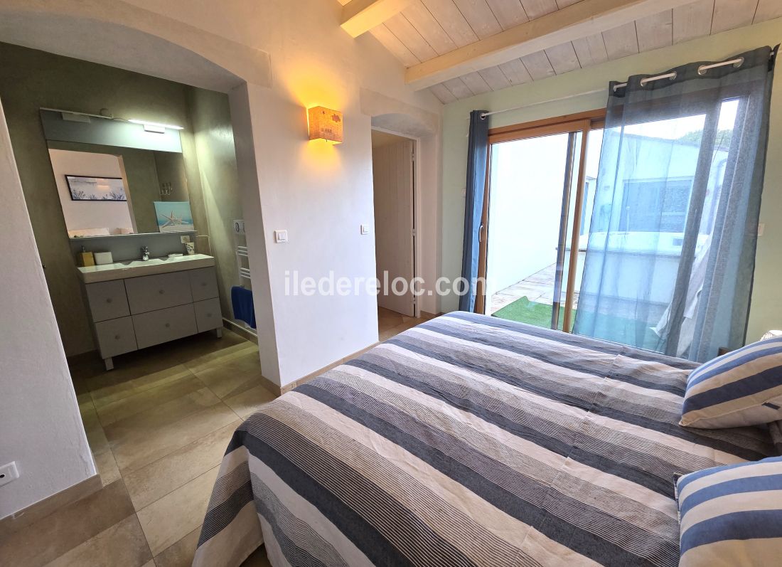 Photo 27: An accomodation located in La Couarde-sur-mer on ile de R&eacute;.