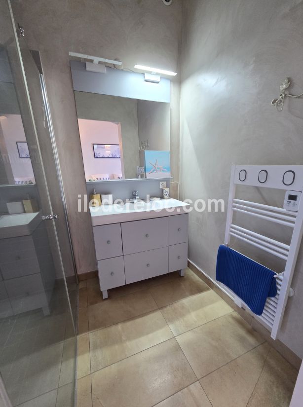 Photo 28: An accomodation located in La Couarde-sur-mer on ile de R&eacute;.