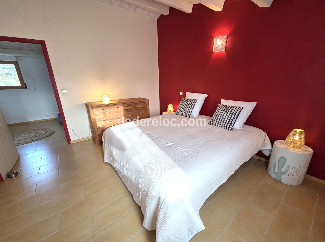 Photo 33: An accomodation located in La Couarde-sur-mer on ile de R&eacute;.