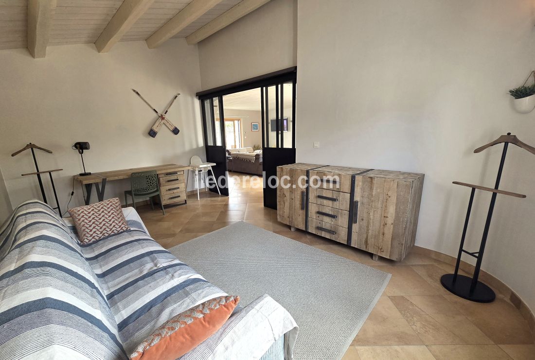Photo 23: An accomodation located in La Couarde-sur-mer on ile de R&eacute;.