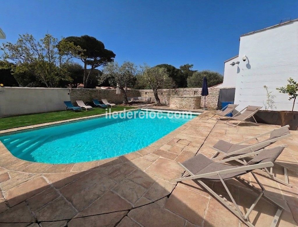Photo 7: An accomodation located in La Couarde-sur-mer on ile de R&eacute;.