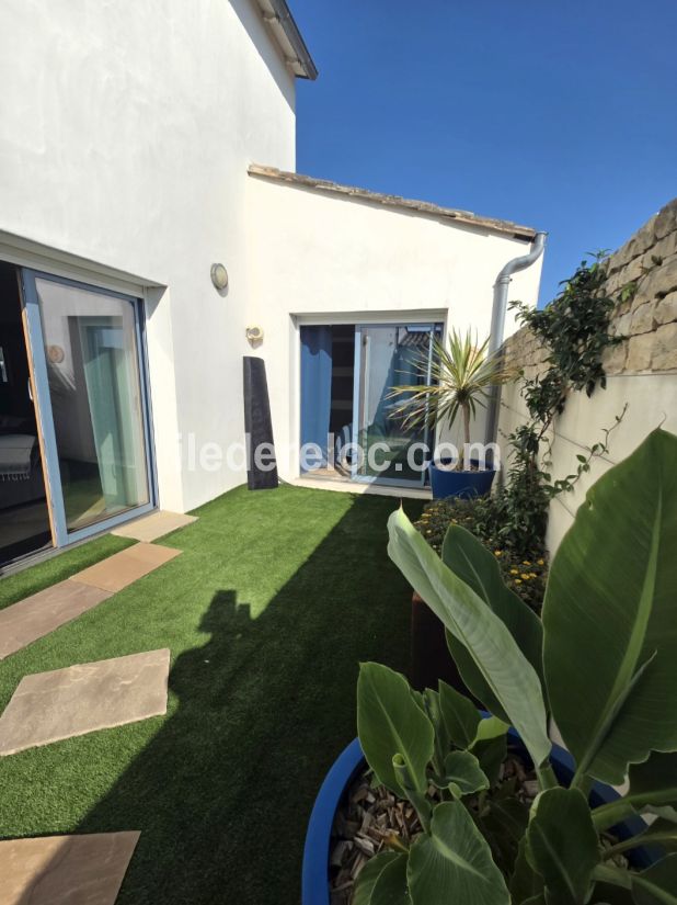 Photo 17: An accomodation located in La Couarde-sur-mer on ile de R&eacute;.