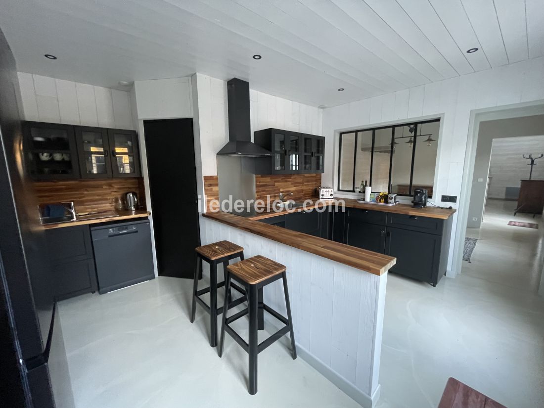 Photo 7: An accomodation located in La Couarde-sur-mer on ile de R&eacute;.