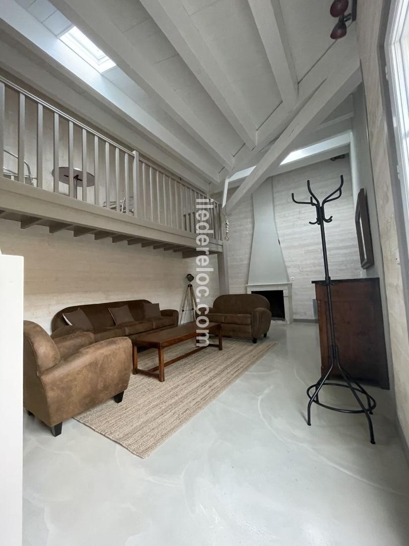 Photo 12: An accomodation located in La Couarde-sur-mer on ile de R&eacute;.