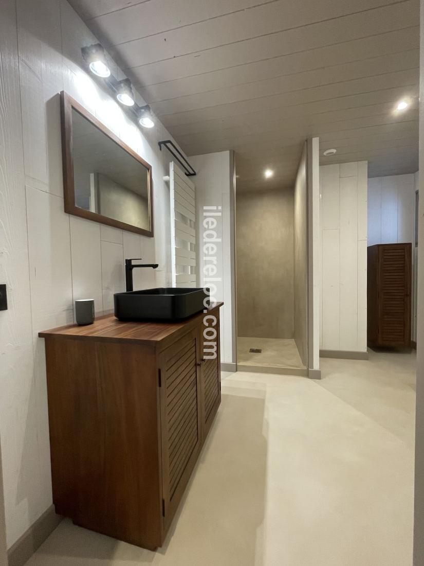 Photo 31: An accomodation located in La Couarde-sur-mer on ile de R&eacute;.