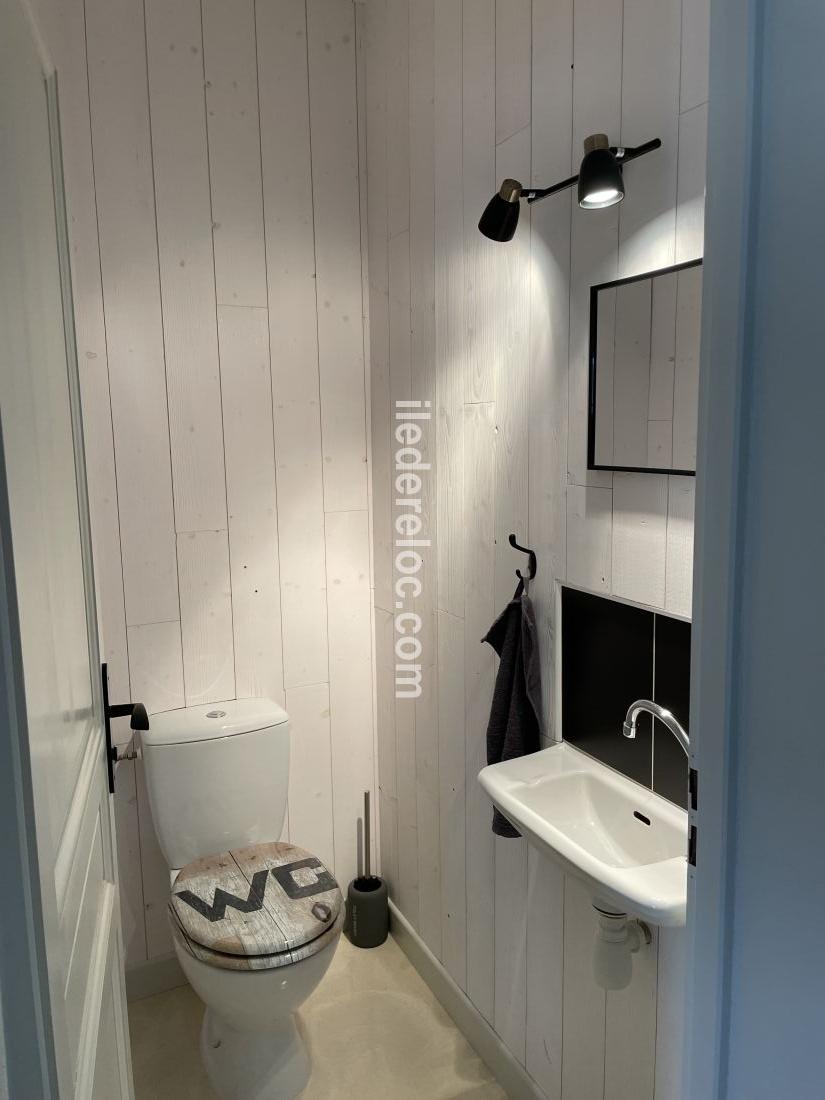 Photo 38: An accomodation located in La Couarde-sur-mer on ile de R&eacute;.