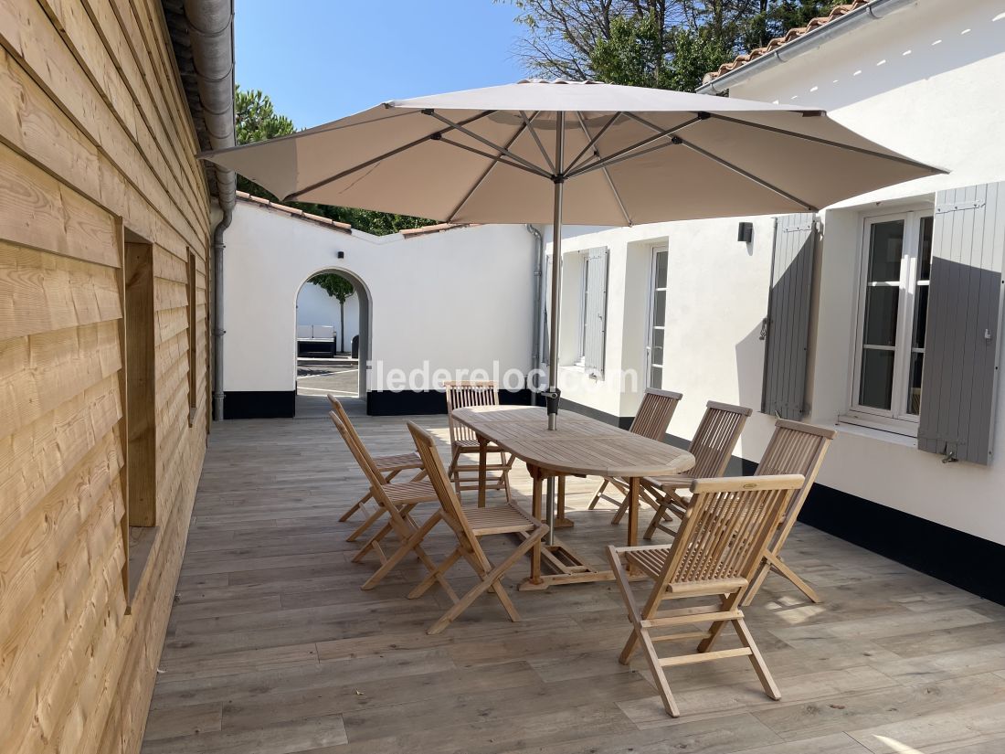 Photo 6: An accomodation located in La Couarde-sur-mer on ile de R&eacute;.