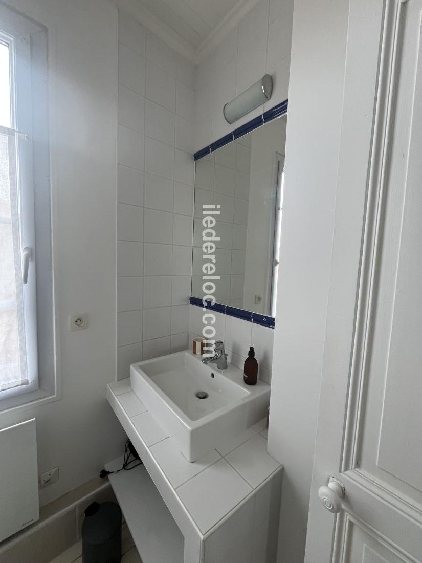 Photo 16: An accomodation located in Saint-Cl&eacute;ment-des-Baleines on ile de R&eacute;.