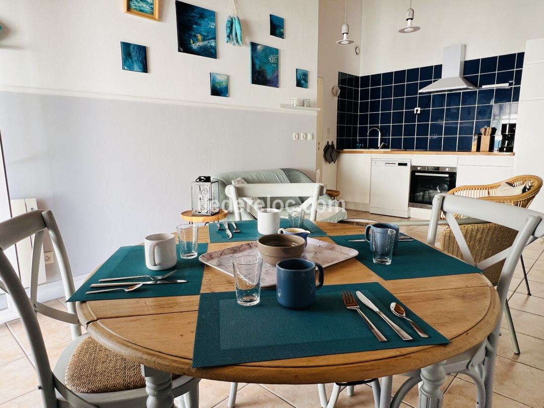 Photo 7: An accomodation located in Saint-Martin-de-R&eacute; on ile de R&eacute;.