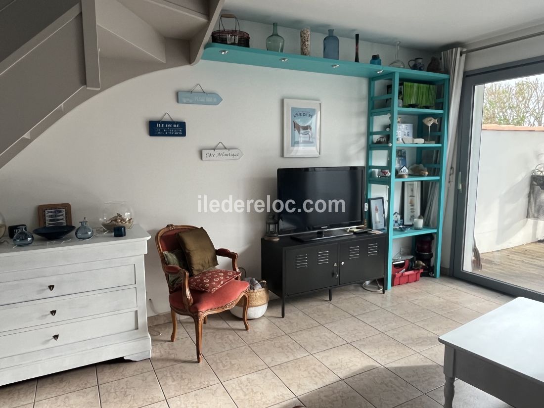 Photo 7: An accomodation located in La Couarde-sur-mer on ile de R&eacute;.