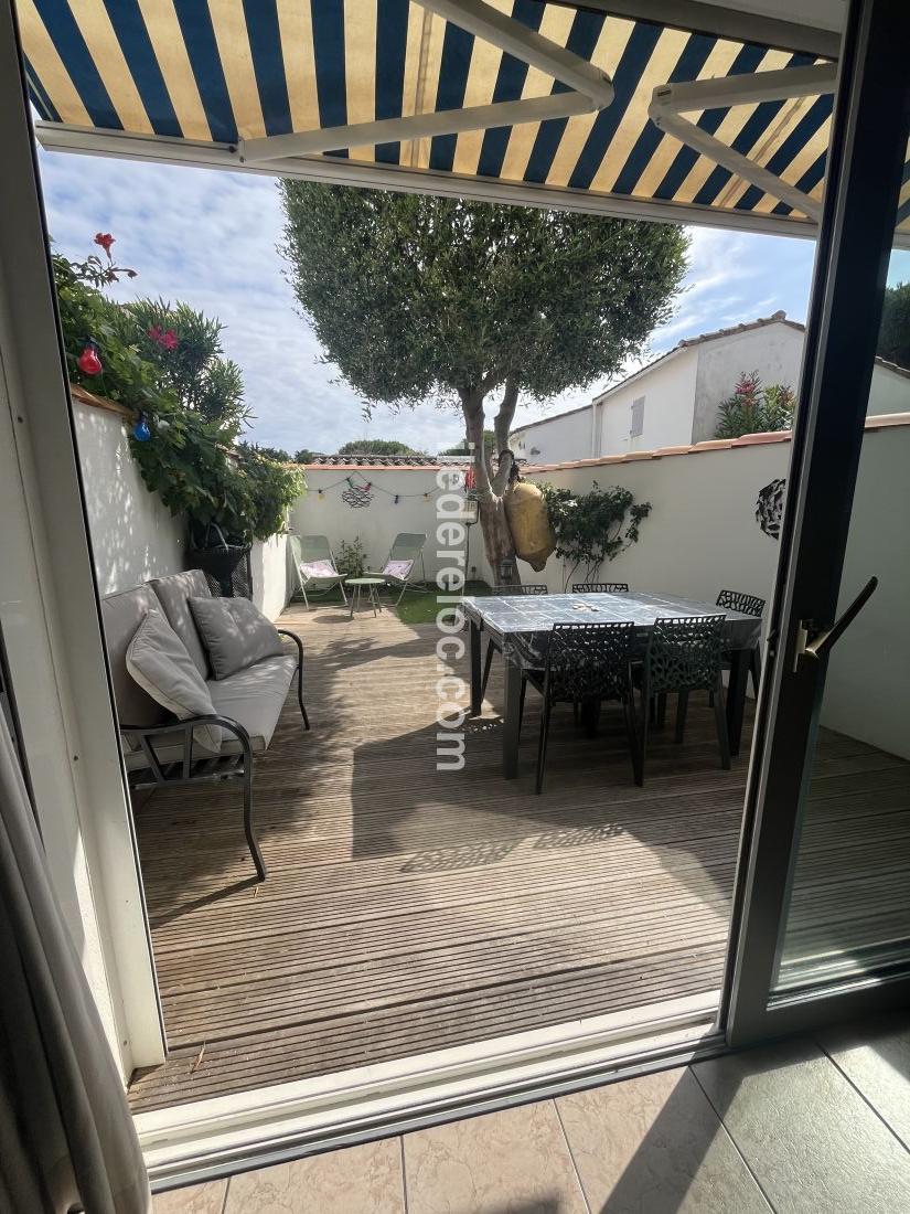 Photo 25: An accomodation located in La Couarde-sur-mer on ile de R&eacute;.