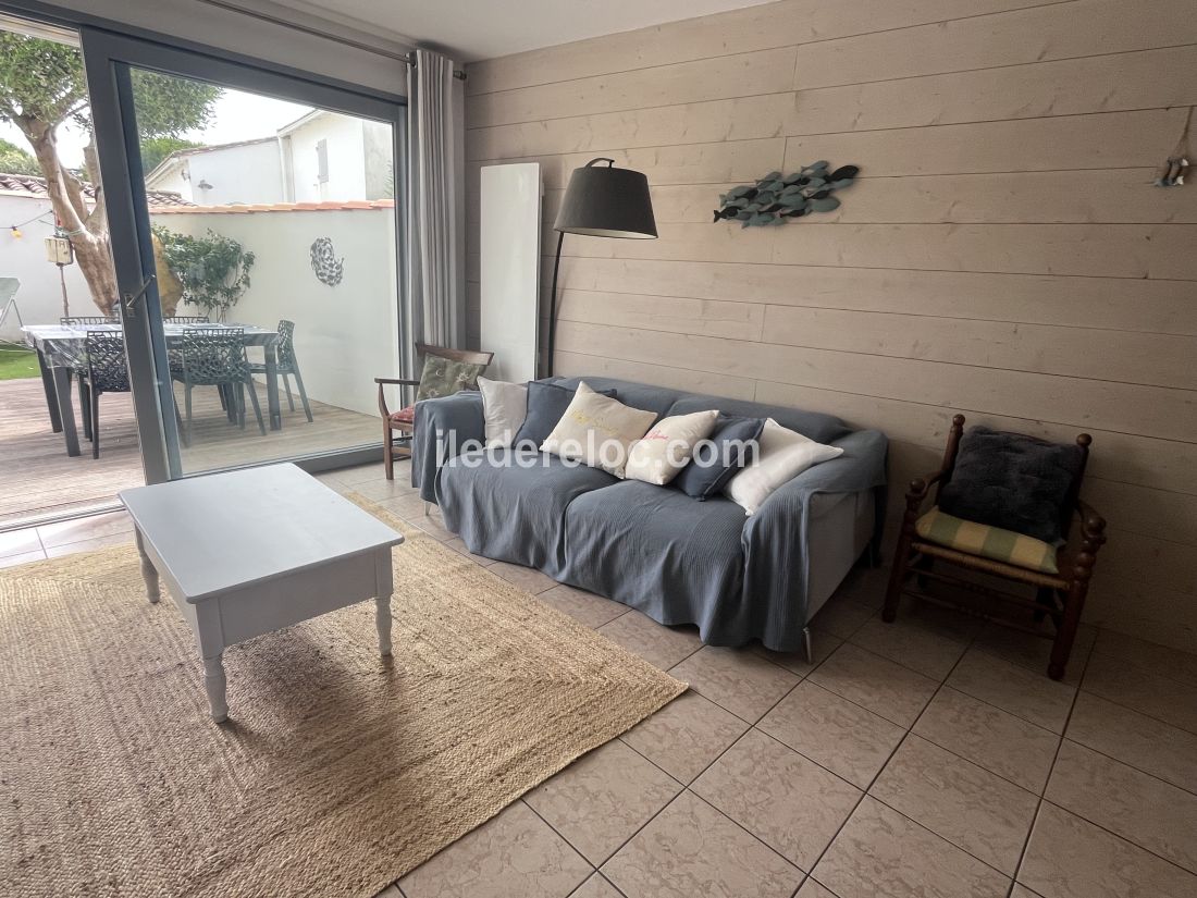 Photo 6: An accomodation located in La Couarde-sur-mer on ile de R&eacute;.