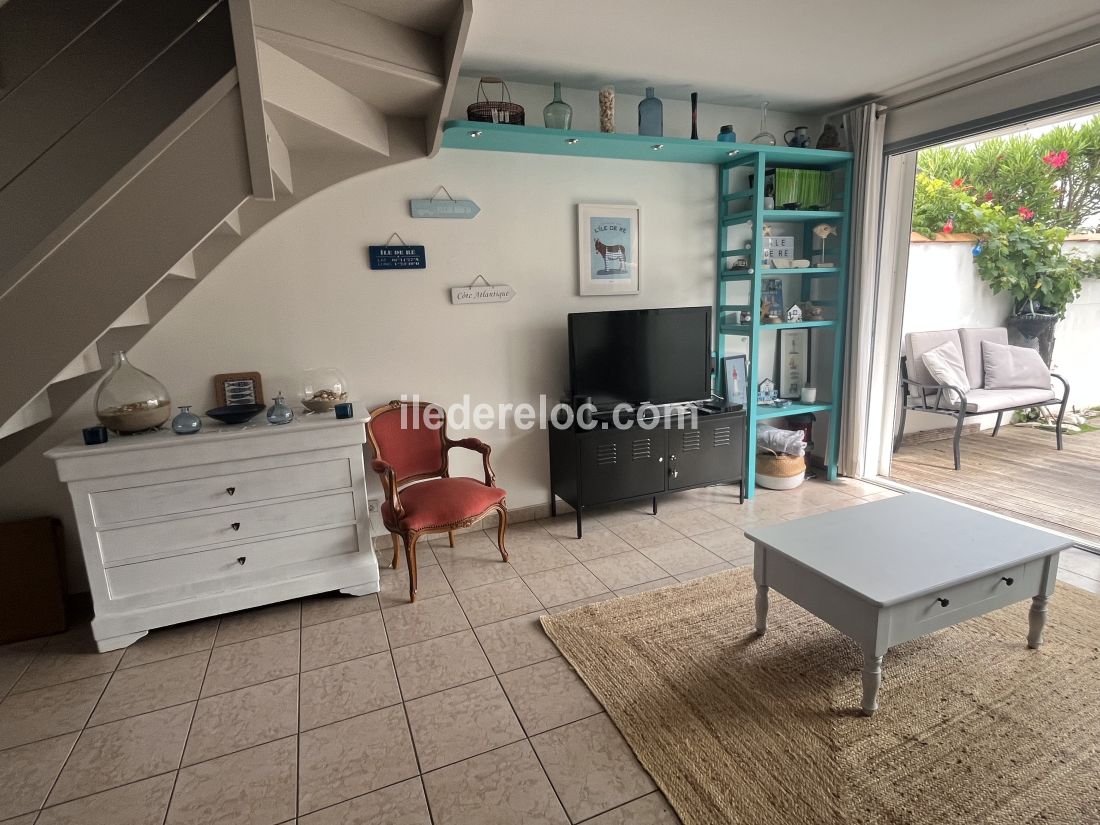 Photo 8: An accomodation located in La Couarde-sur-mer on ile de R&eacute;.