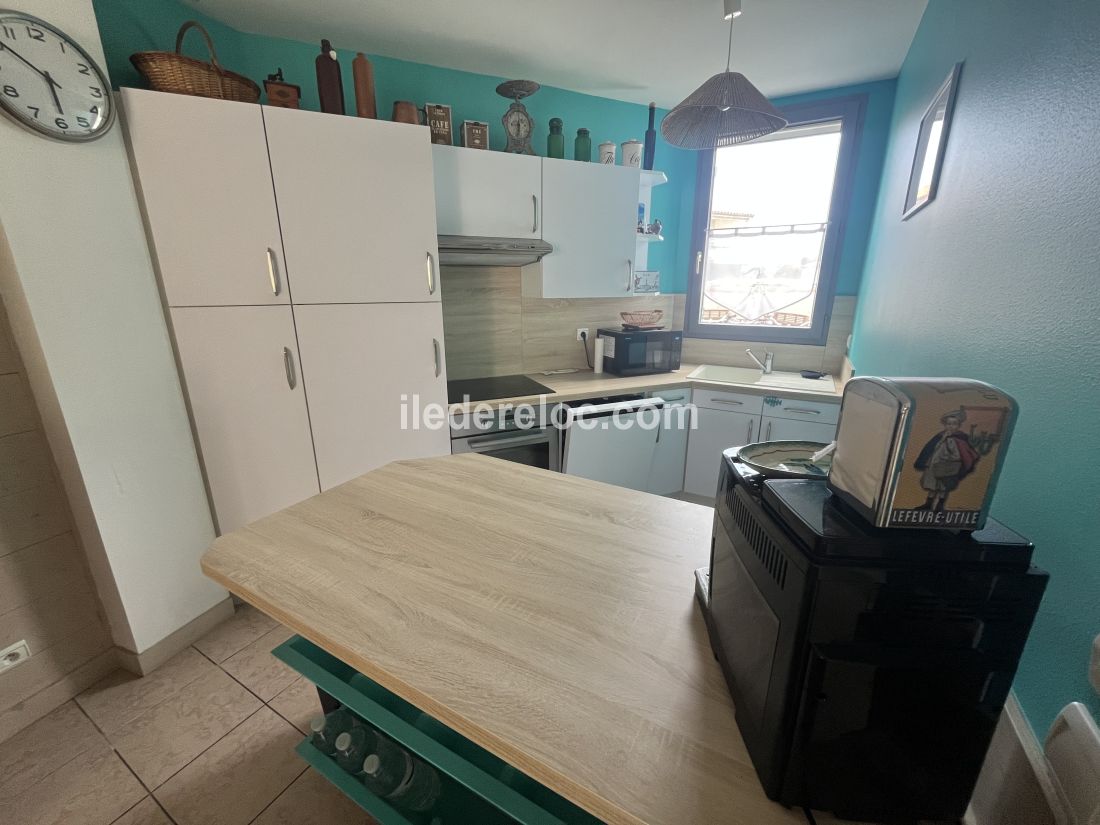 Photo 10: An accomodation located in La Couarde-sur-mer on ile de R&eacute;.