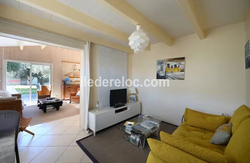 Photo 9: An accomodation located in Saint-Martin-de-R&eacute; on ile de R&eacute;.