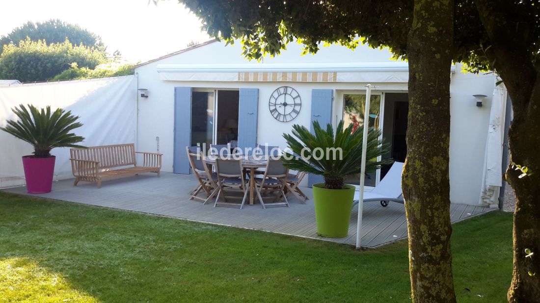 Photo 4: An accomodation located in Saint-Martin-de-R&eacute; on ile de R&eacute;.