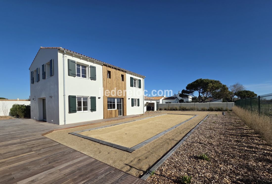 Photo 9: An accomodation located in La Couarde-sur-mer on ile de R&eacute;.