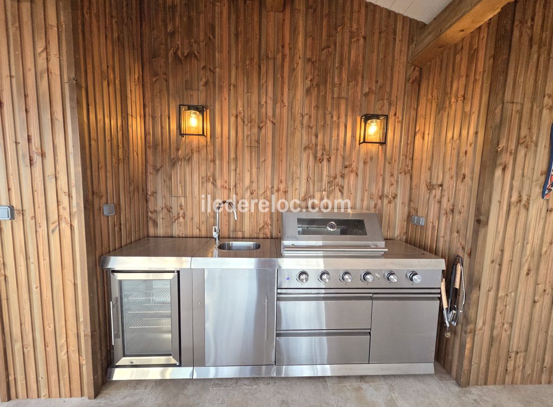 Photo 11: An accomodation located in La Couarde-sur-mer on ile de R&eacute;.