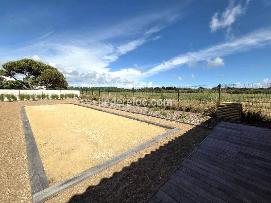 Photo 24: An accomodation located in La Couarde-sur-mer on ile de R&eacute;.