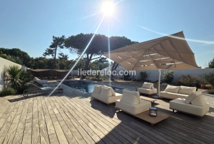 Ile de R&eacute;:Large, brand new villa with heated pool, beachfront, sleeps 8