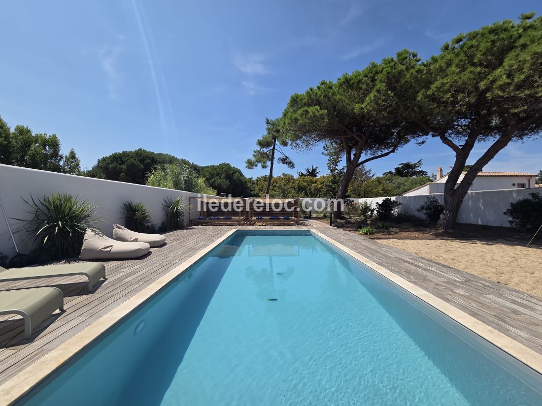 Photo 6: An accomodation located in La Couarde-sur-mer on ile de R&eacute;.