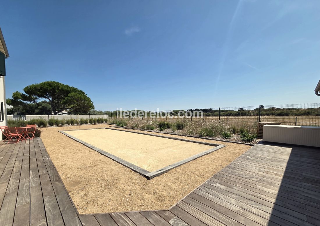 Photo 30: An accomodation located in La Couarde-sur-mer on ile de R&eacute;.