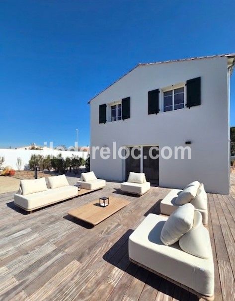 Photo 5: An accomodation located in La Couarde-sur-mer on ile de R&eacute;.