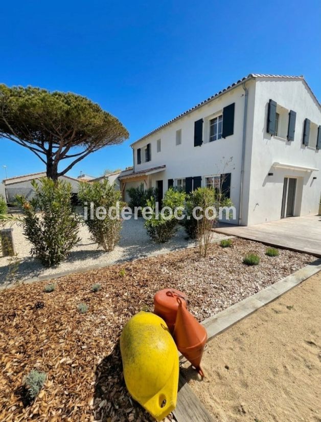 Photo 8: An accomodation located in La Couarde-sur-mer on ile de R&eacute;.
