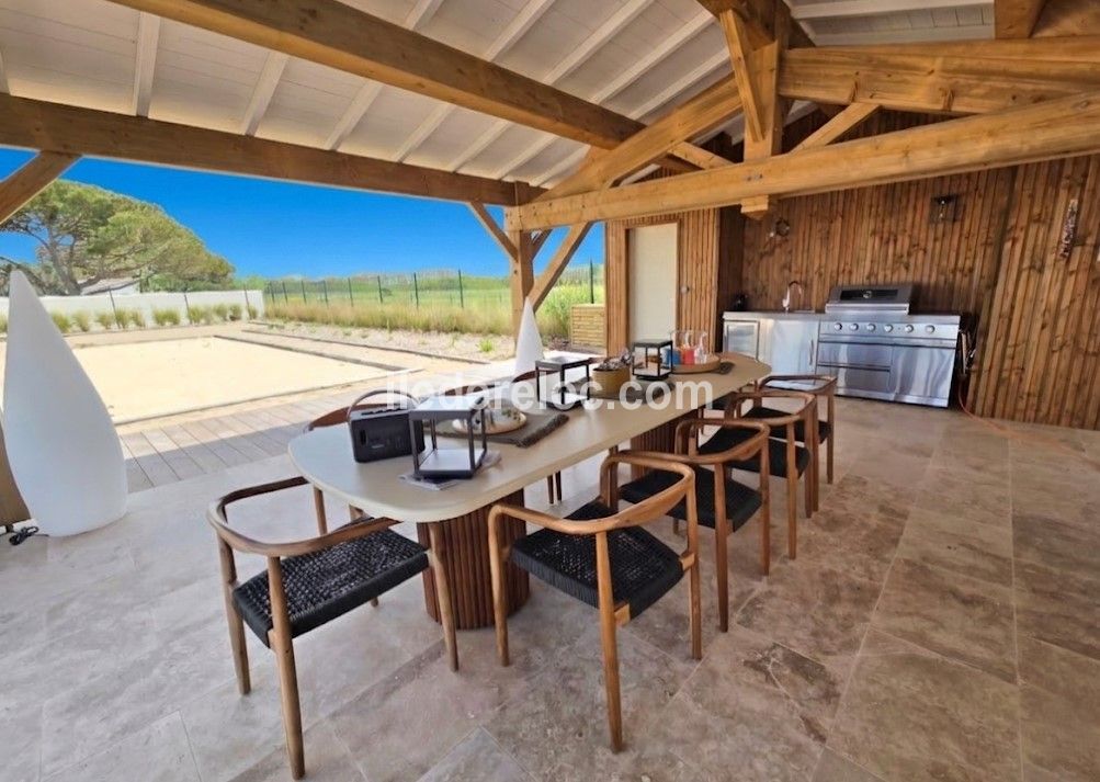 Photo 9: An accomodation located in La Couarde-sur-mer on ile de R&eacute;.