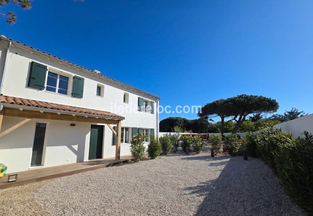 Photo 7: An accomodation located in La Couarde-sur-mer on ile de R&eacute;.
