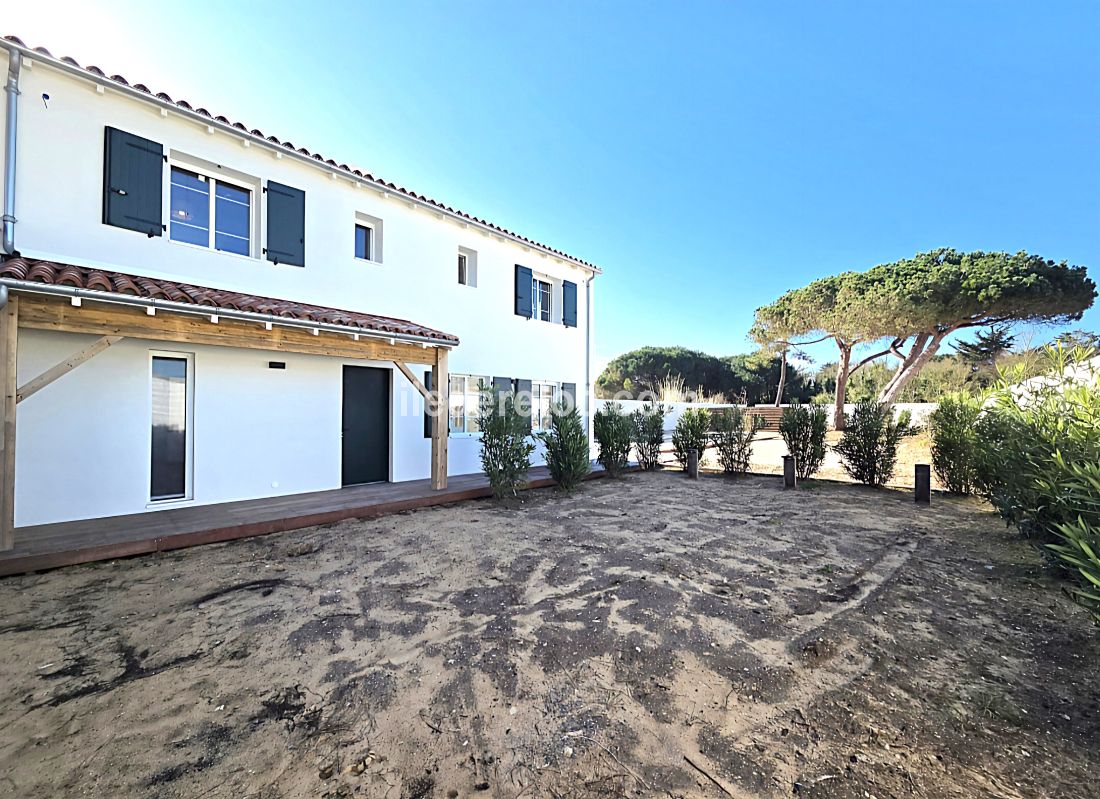 Photo 47: An accomodation located in La Couarde-sur-mer on ile de R&eacute;.