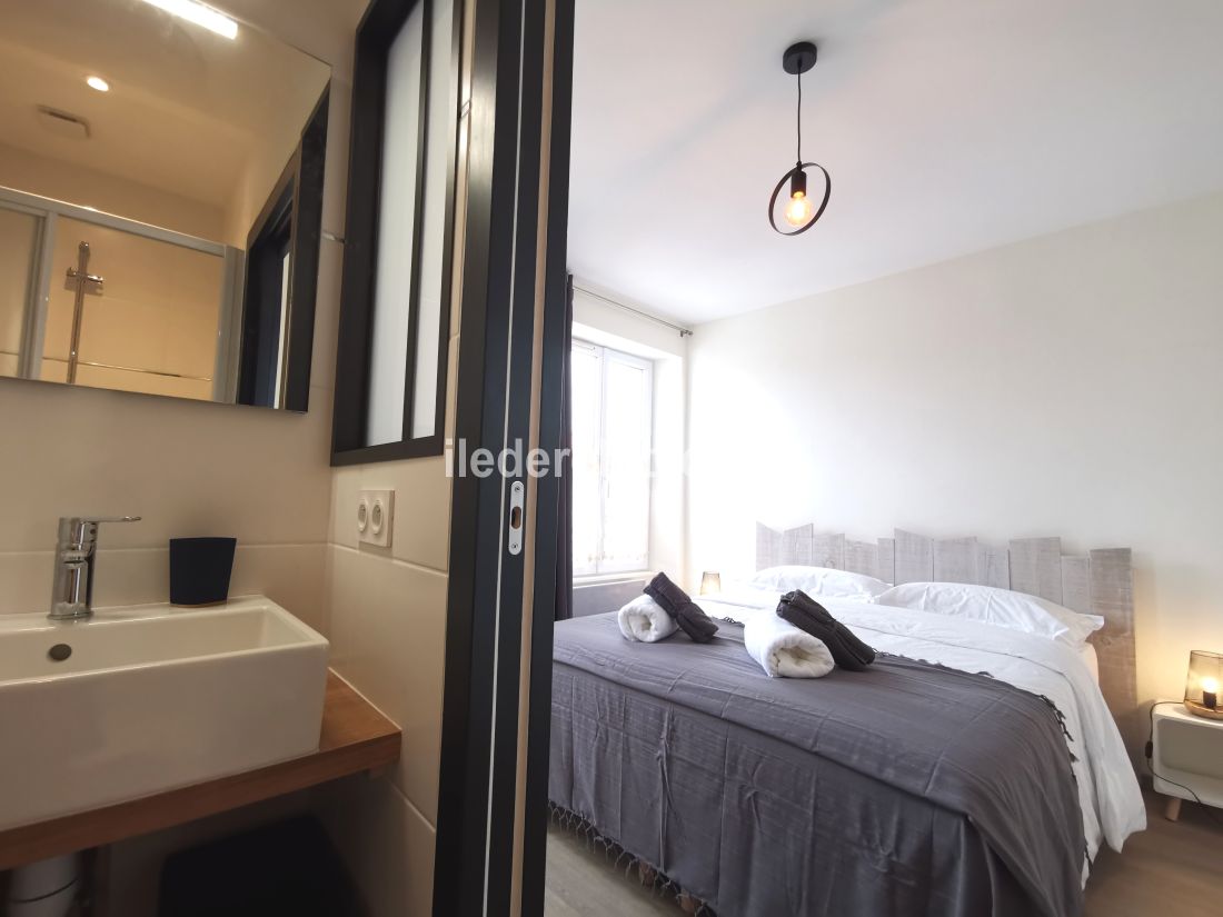 Photo 11: An accomodation located in Saint-Martin-de-R&eacute; on ile de R&eacute;.