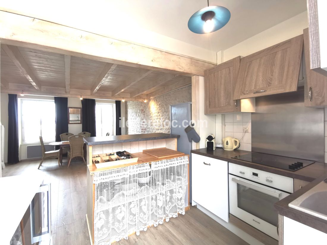 Photo 4: An accomodation located in Saint-Martin-de-R&eacute; on ile de R&eacute;.