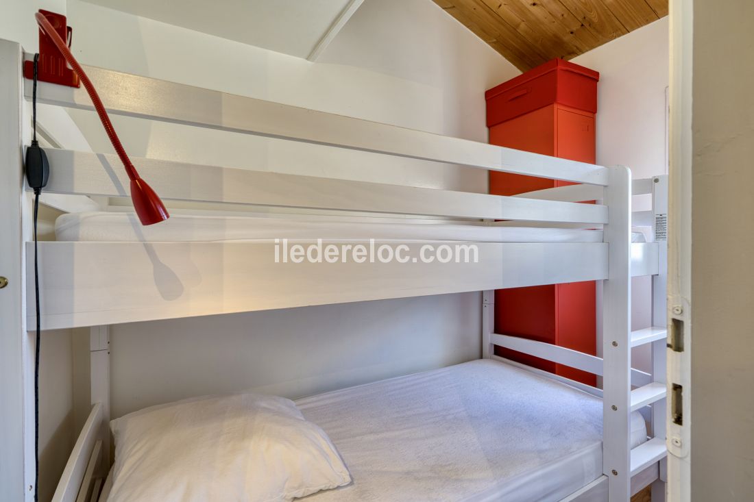 Photo 8: An accomodation located in Saint-Martin-de-R&eacute; on ile de R&eacute;.