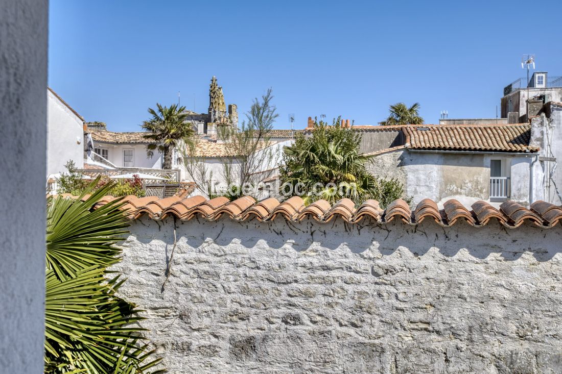 Photo 10: An accomodation located in Saint-Martin-de-R&eacute; on ile de R&eacute;.
