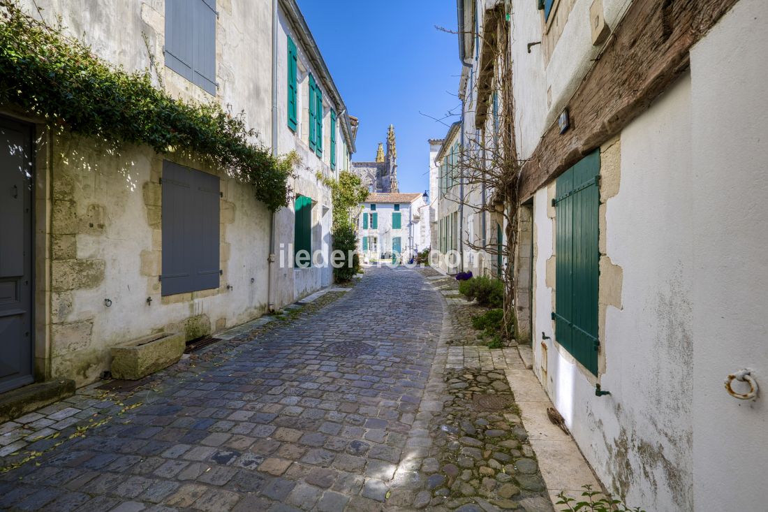 Photo 14: An accomodation located in Saint-Martin-de-R&eacute; on ile de R&eacute;.