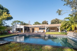 Ile de R&eacute;:Exceptional 200 m² villa in a verdant setting in sainte-marie-de-re