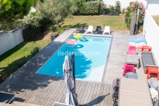Ile de R&eacute;:Superb family home with swimming pool, a short walk from the ocean