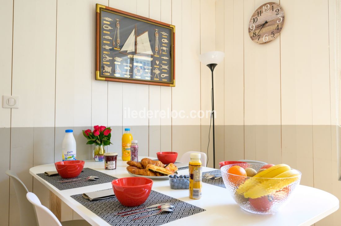 Photo 19: An accomodation located in Saint-Martin-de-R&eacute; on ile de R&eacute;.