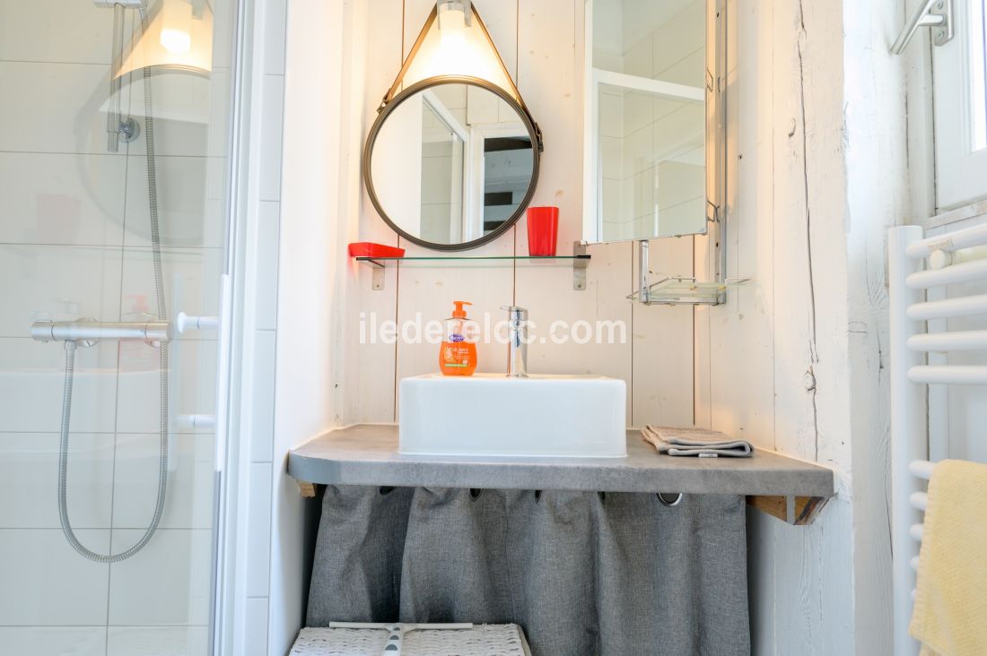 Photo 67: An accomodation located in Saint-Martin-de-R&eacute; on ile de R&eacute;.