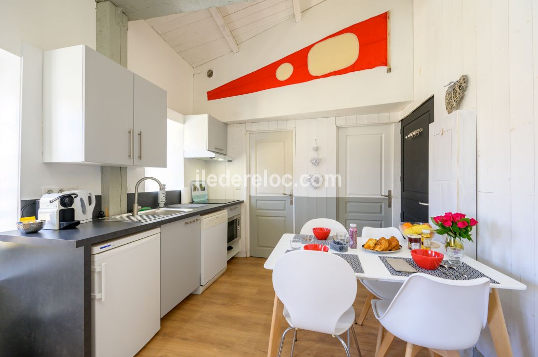 Photo 53: An accomodation located in Saint-Martin-de-R&eacute; on ile de R&eacute;.