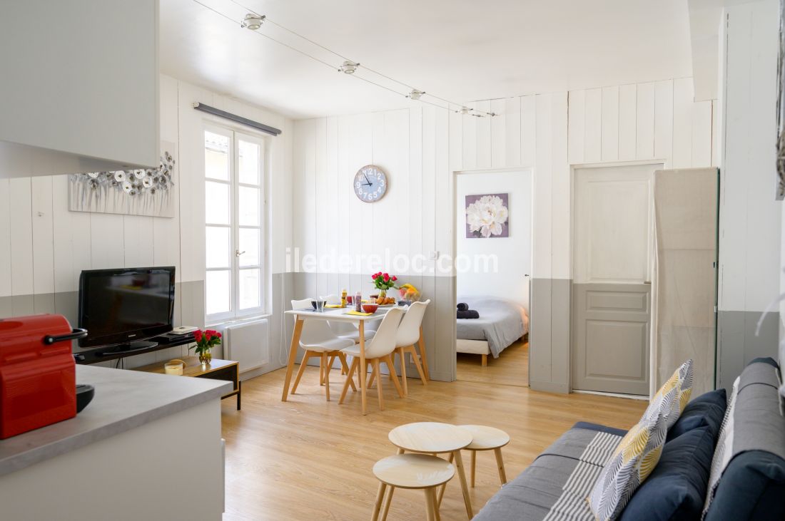 Photo 40: An accomodation located in Saint-Martin-de-R&eacute; on ile de R&eacute;.