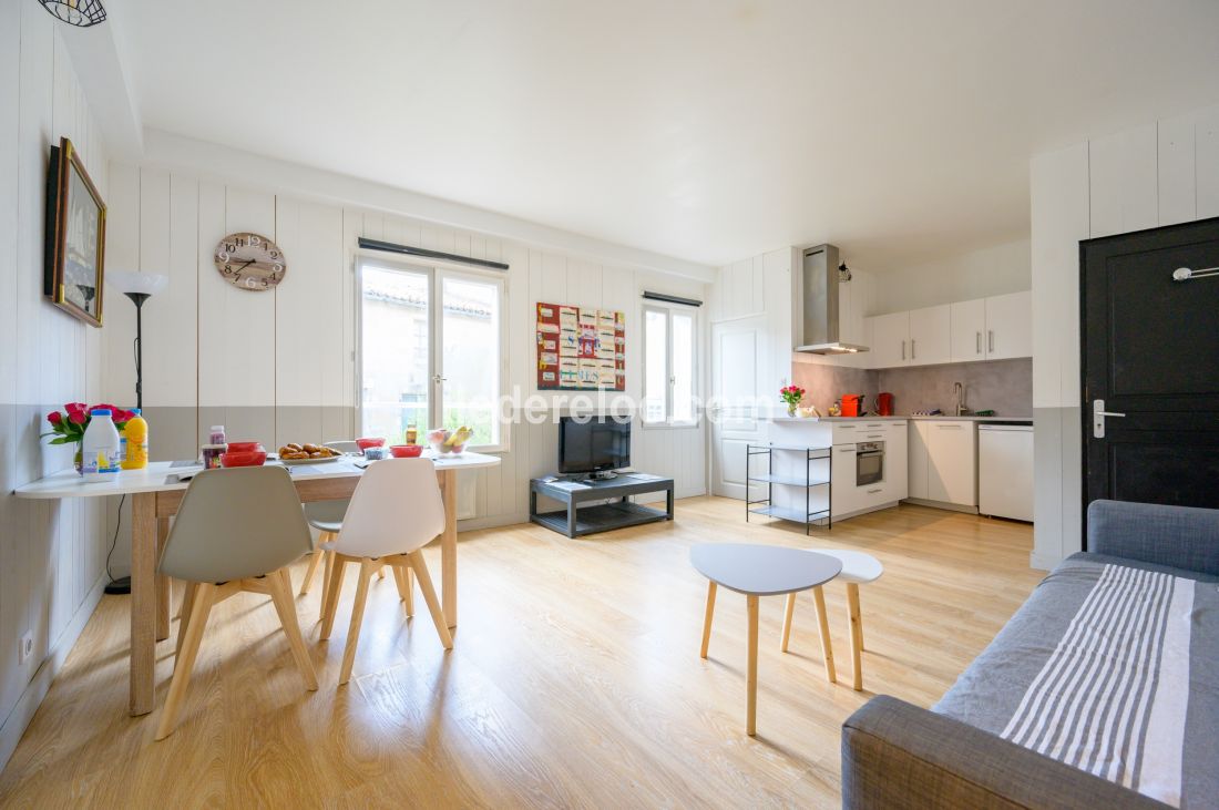 Photo 15: An accomodation located in Saint-Martin-de-R&eacute; on ile de R&eacute;.